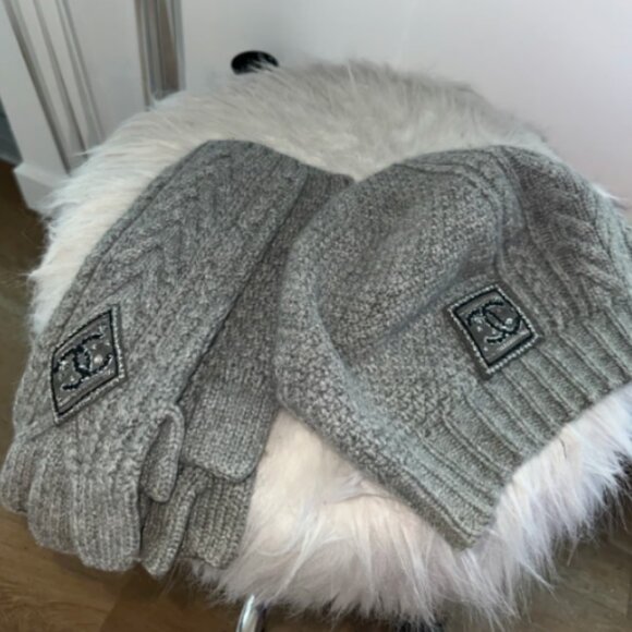 Chanel hat & glove set main image 5